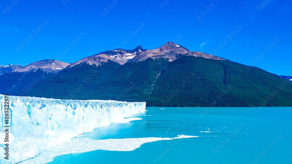 Obraz premium Argentina's Bainai National Park - Park and glacier landscape