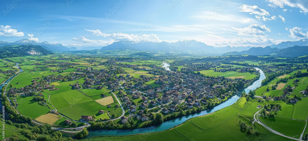 Obraz premium Die Marktgemeinde Bruckmühl im oberbayerischen Chiemgau aus der Vogelperspektive