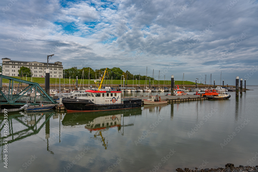 Naklejka premium Hafen in Wilhelmshaven am Jadebusen