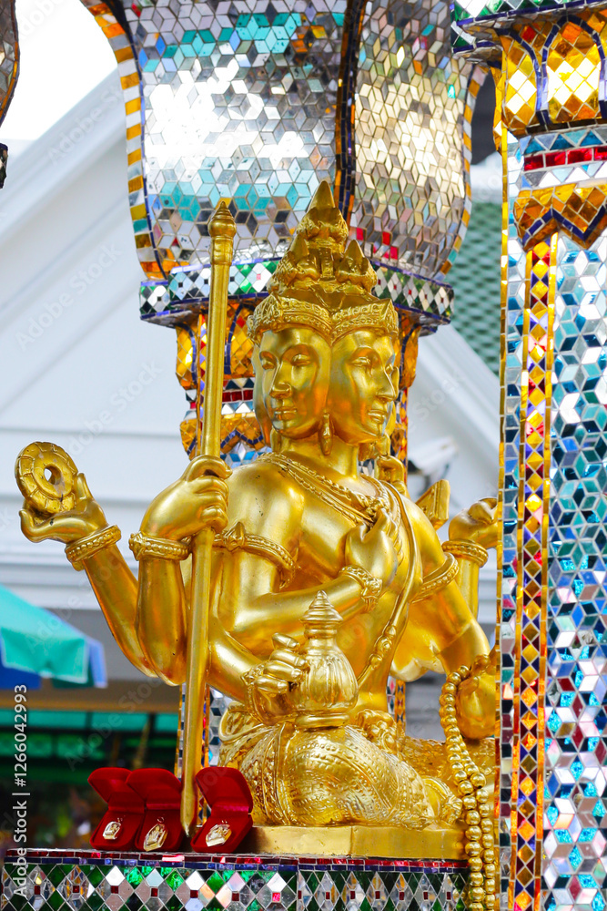 Fototapeta premium Erawan shrine Bangkok city, Thailand