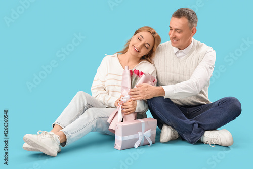 Middle-aged couple with bou...