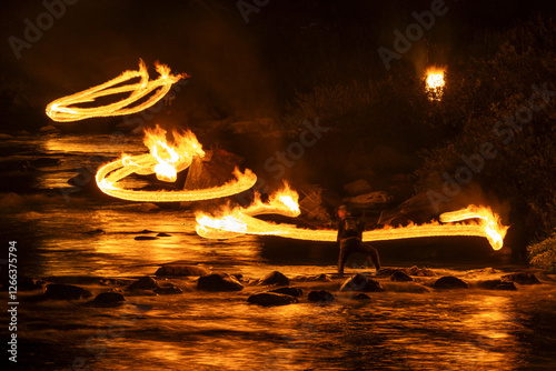 火ぶり漁 清流馬瀬川 鮎の伝統漁法 岐阜県下呂市馬瀬 photo