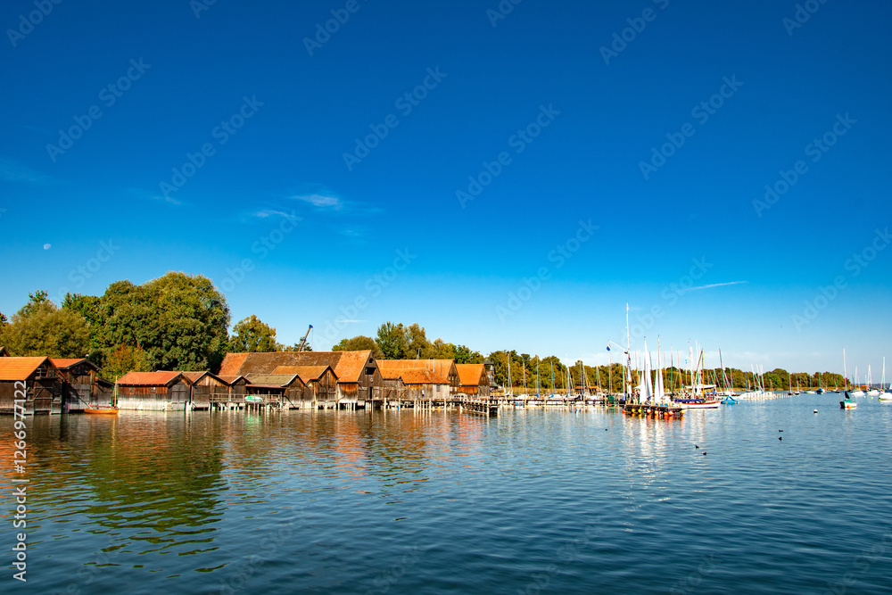 Obraz premium Traditional Boathouses on Lake Ammersee in Bavaria, Germany