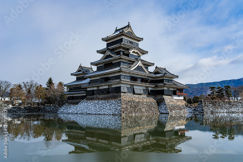 雪化粧の日本の城　長野　冬/Snow-covered Japanese castle, Nagano, winter photo