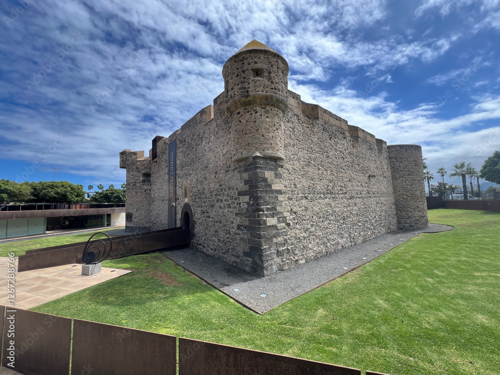 The Castillo de La Luz tin las palmas