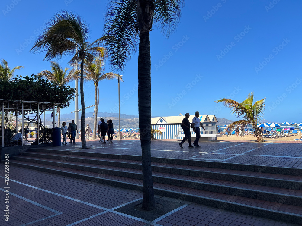Las Canteras Beach boulevard