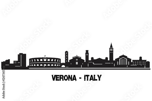 Verona skyline, con tutti i palazzi e l'Arena di Verona