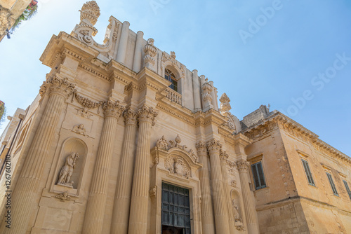 Façade inachevée de la Chiesa di Santa Teresa, à Lecce, dans les Pouilles, Italie photo