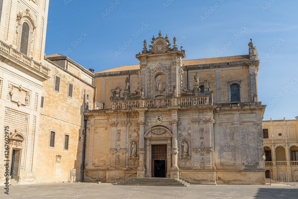 Obraz premium Fastueux portail du Duomo, à Lecce, dans les Pouilles, Italie
