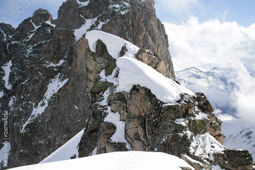 Obraz na płótnie alpinism in the snowy mountains w salonie
