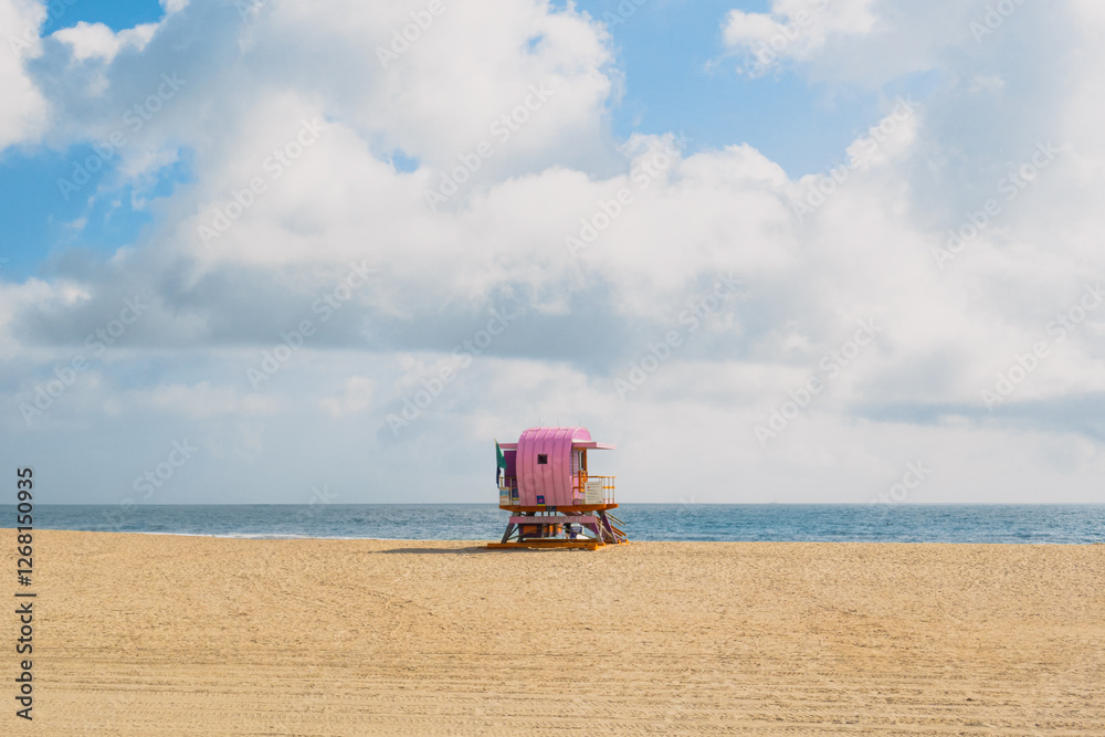 Obraz premium lifeguard tower on the beach