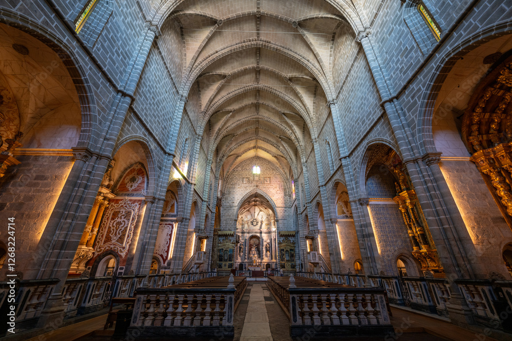 Fototapeta premium St Francis Church - Evora, Portugal