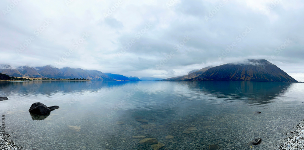 Obraz premium Very scenic view of Lake Ohau, New Zealand 2023b Feb.23
