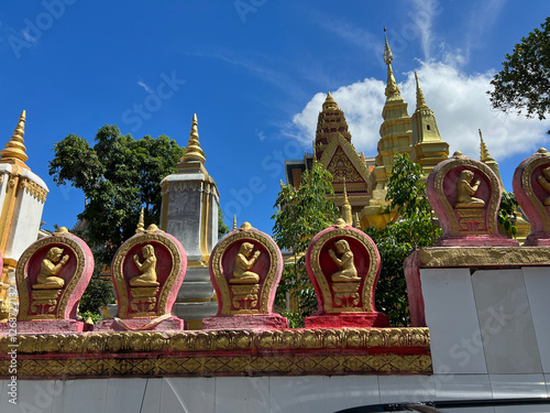 Wat Ounalom in Phnom Penh photo