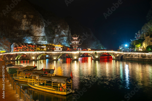 Obraz na płótnie Night view of Zhenyuan Ancient Town, Guizhou, China w salonie