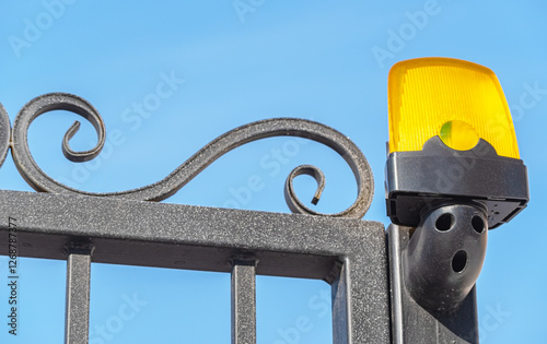 Yellow signal lamp of automatic gate