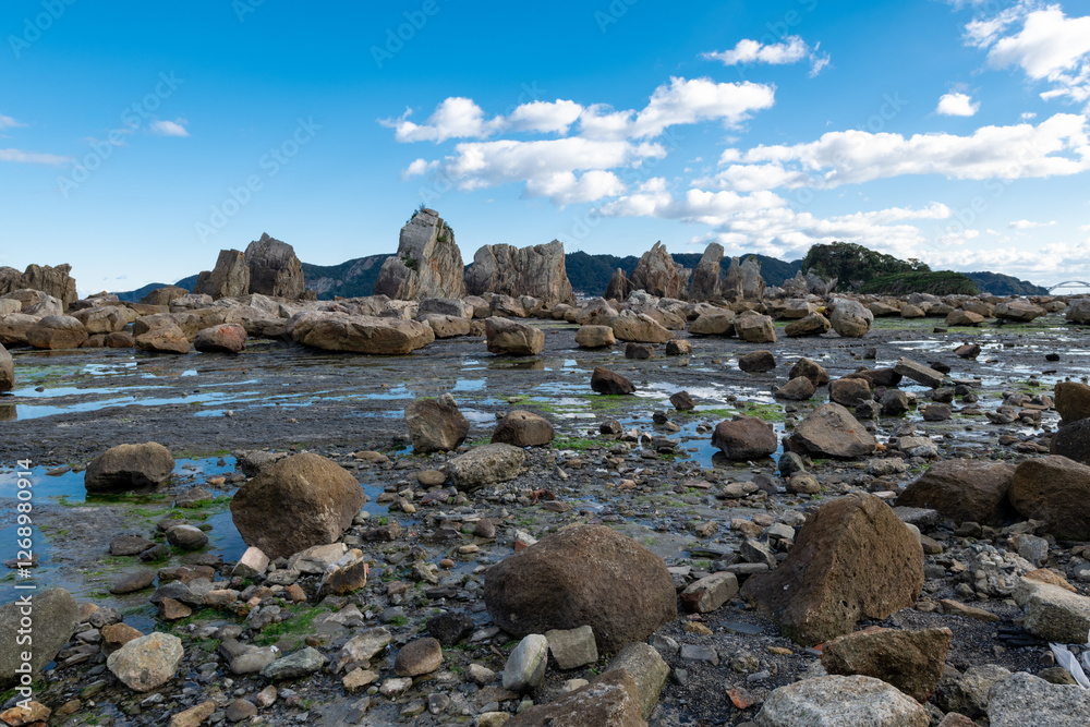 熊野の奇岩、橋杭岩