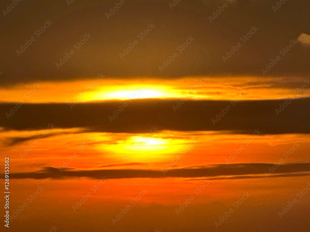 Fototapeta premium sunset over the sea