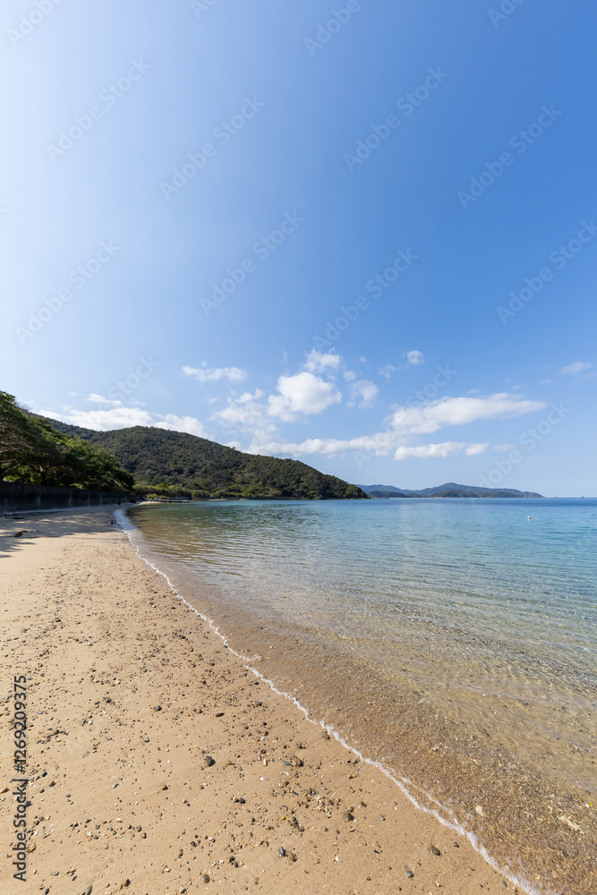Obraz premium 奄美大島瀬戸内町阿室釜の白浜海水浴場