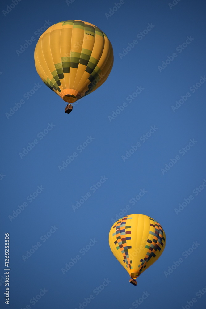 Fototapeta premium Hot air ballon in the sky of Segovia, Spain.