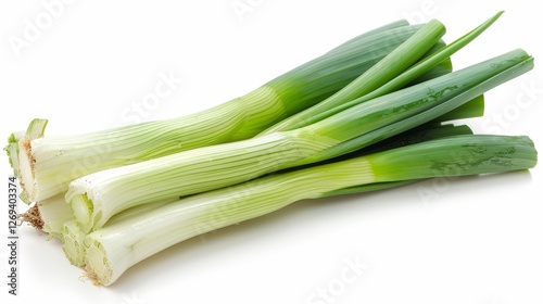 Fresh green leeks with vibrant green tops and white stalks, ideal for cooking and garnishing dishes.