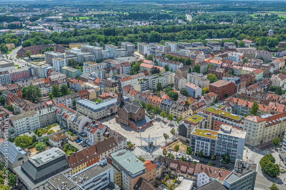 Fototapeta premium Neu-Ulm, miasto powiatowe w Bawarskiej Szwabii nad Dunajem widziane z góry