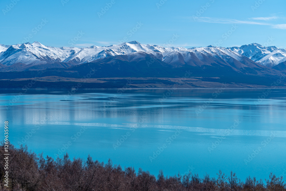 Fototapeta premium Scenic view of lake pukaki on the way to mount cook new zealand