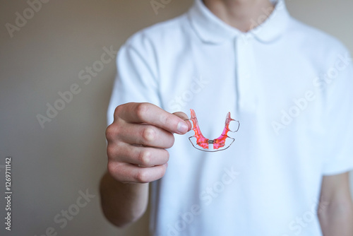 Fotografía Orthodontic Palatal Expander in Hand