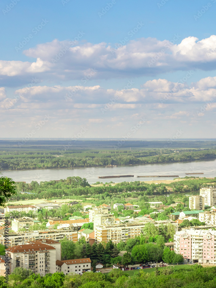 Obraz premium City view with a river running through it