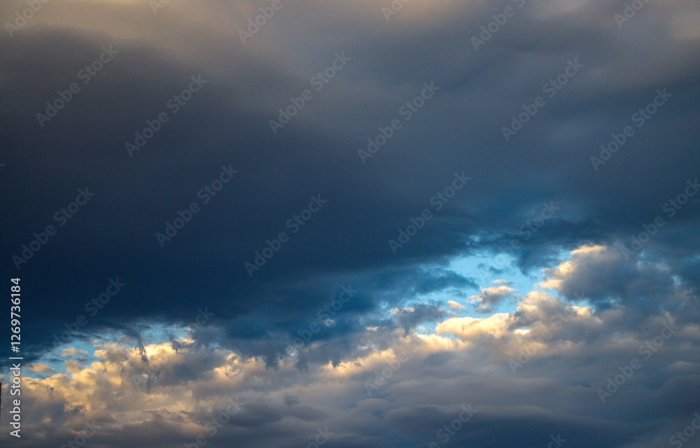 Obraz premium dramatic sky with clouds
