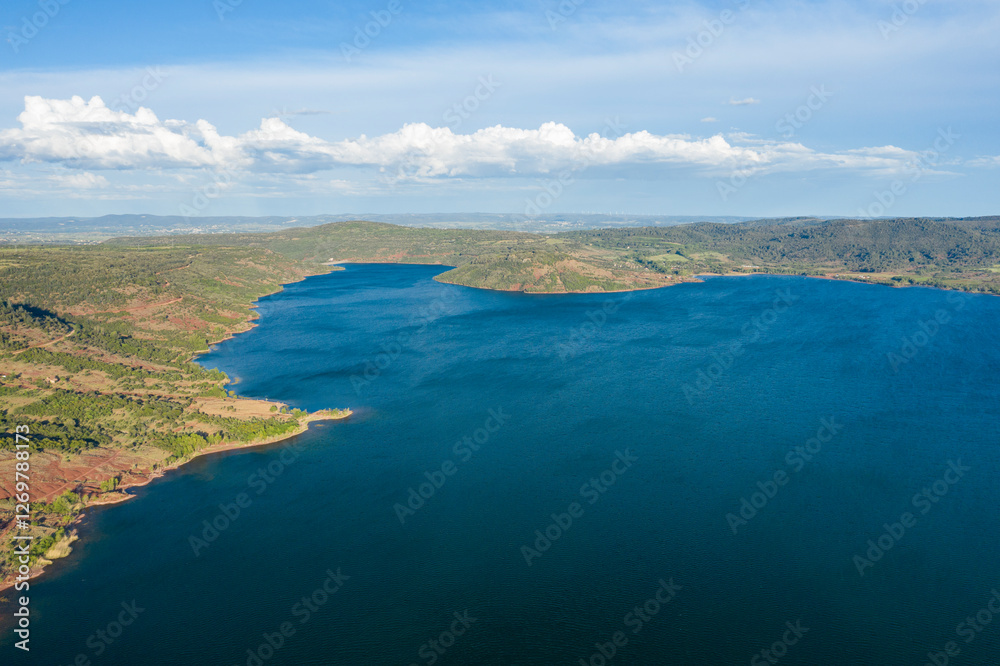 Obraz premium Lake Salagou in Europe, France, Occitanie, Herault, Clermont l Herault, in summer, on a sunny day.