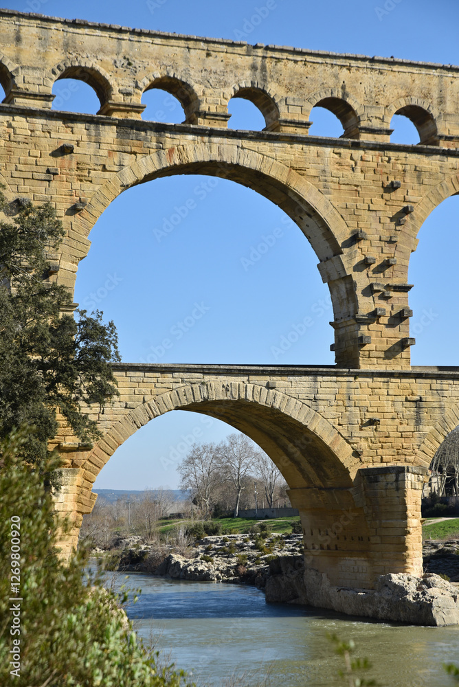 Arches du pont du Gard. France Arches du pont du Gard. France