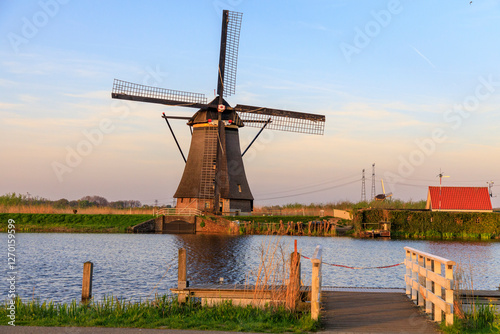Obraz na płótnie Europe, The Netherlands, Holland. South Holland, Zuid Holland, Kinderdijk. Windmills. w salonie