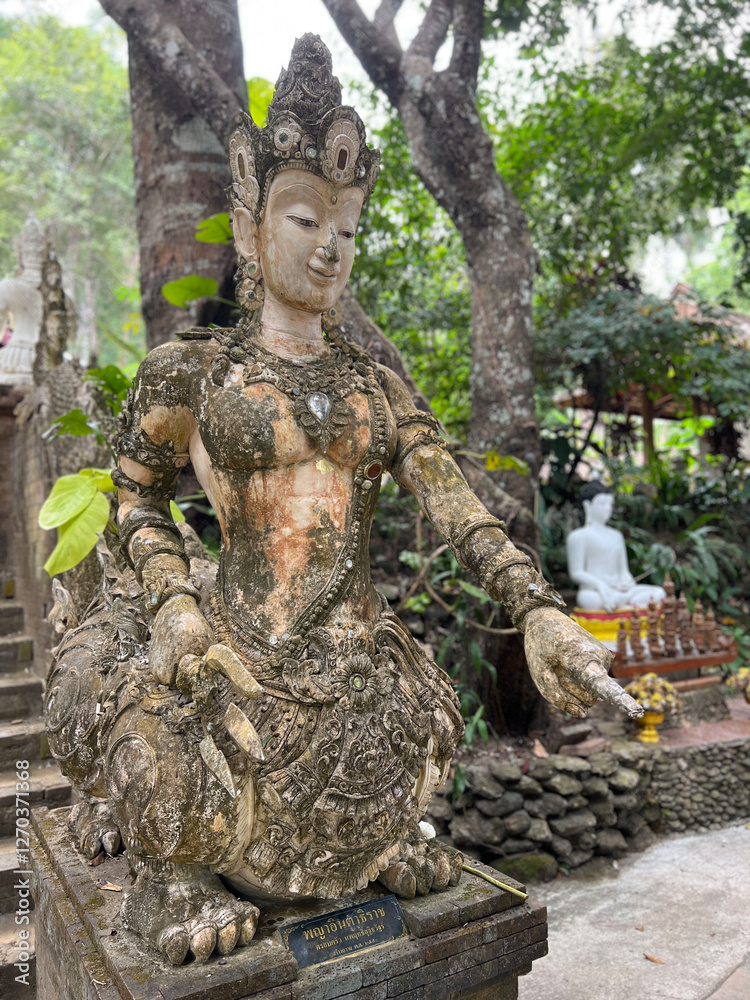 Statue at Wat Pha Lat temple in Chang Mai