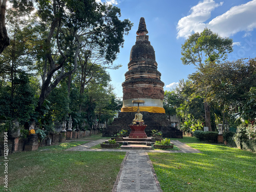 Obraz na płótnie Stupa at Wat Pan Sao Buddhist temple in Chiang Mai w salonie