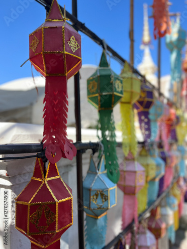 Obraz na płótnie Lanterns at Wat Sai Moon Muang Buddhist temple in Chiang Mai w salonie
