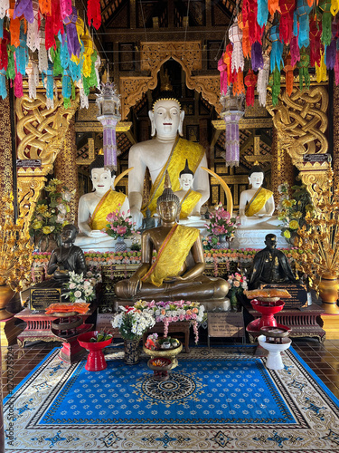 Obraz na płótnie Inside Wat Inthakhin Sadue Mueang Buddhist temple w salonie