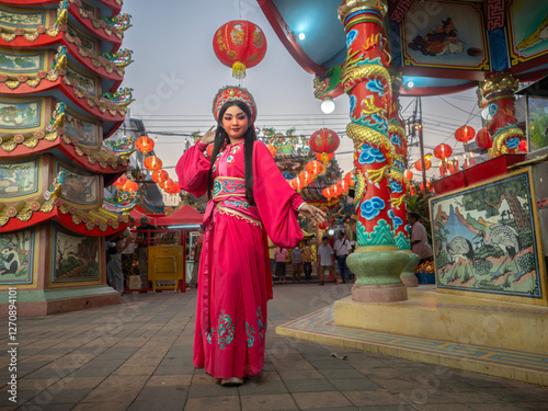 Obraz na płótnie Beautiful young woman with Chinese Opera dress in Chiang Mai, Thailand. w salonie