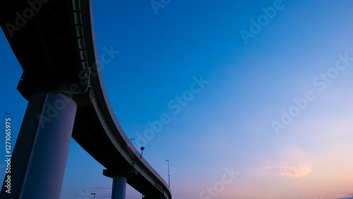 夕空のハイウェイ