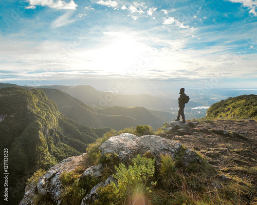 homem no cânion índios coroados, cambará do sul, rio grande do sul 