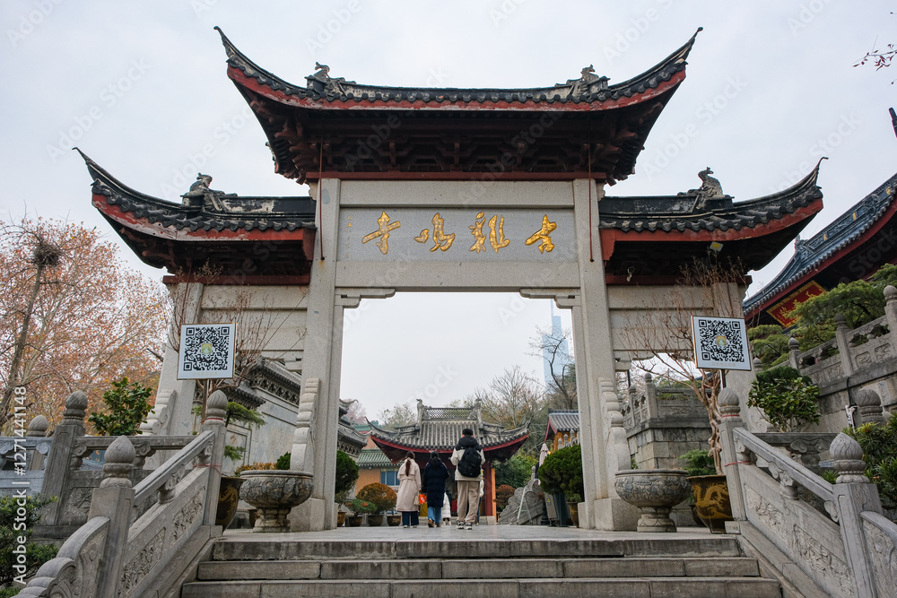 中国 南京市の寺院、鶏鳴寺 正門