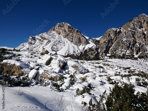 Quadro su tela dolomites fanes pass mountain in winter snow season sunny day