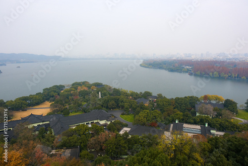 Obraz na płótnie 中国 浙江省杭州市、雷峰塔から見る世界遺産の西湖 w salonie