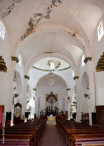 Obraz na płótnie Inside of a church in La Antigua, Mexico w salonie