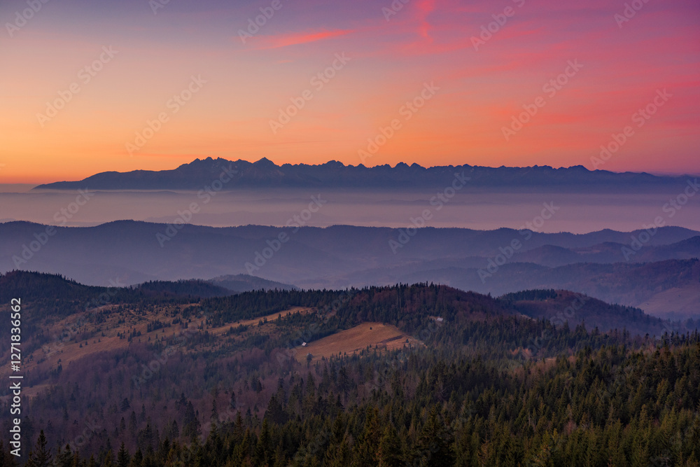 Naklejka premium Beskid wyspowy