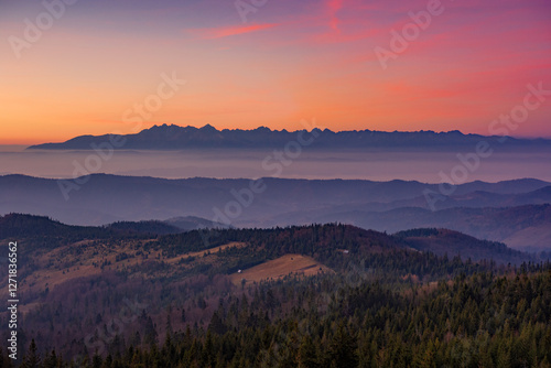 Fototapeta Naklejka Na Ścianę i Meble -  Beskid wyspowy