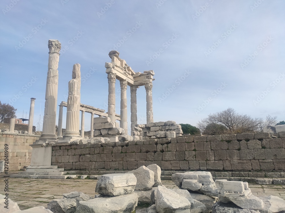 Fototapeta premium The Acropolis Pergamon is one of the most important archaeological sites in Turkey. It is located on a high hill in Bergama, Izmir Province.