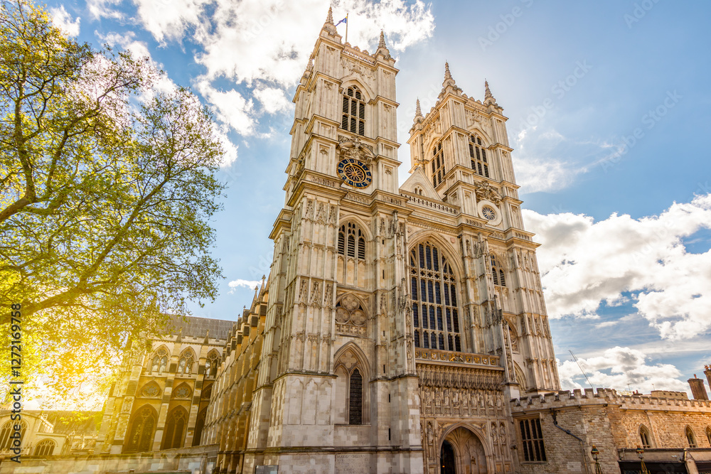 Fototapeta premium Facade of Westminster Abbey in spring, London, UK