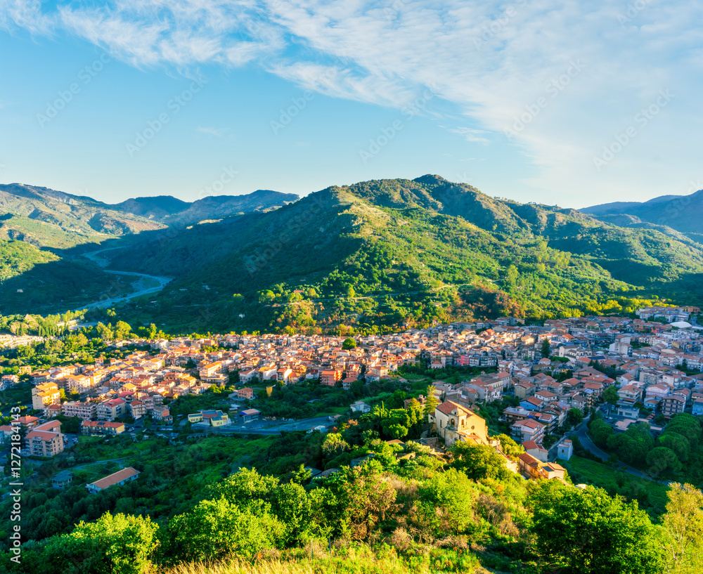 Obraz premium Exciting summer view of countryside of small old town in Italy. Spectacular morning or evening in borgo, Italy, Europe. Beauty of countryside concept background