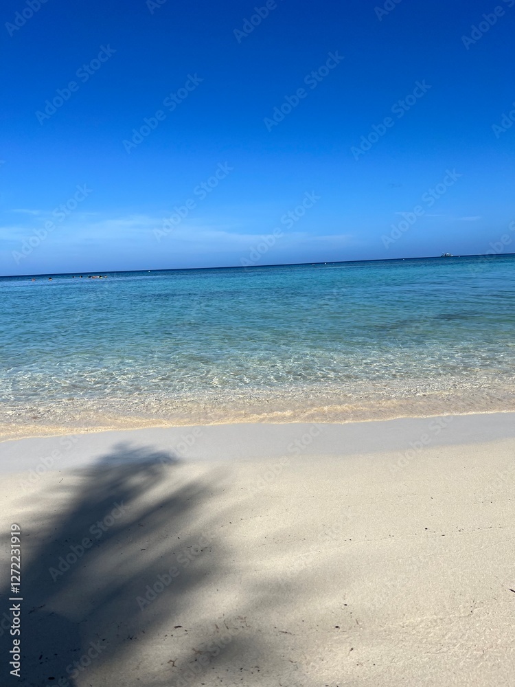 Fototapeta premium sand beach and blue sky